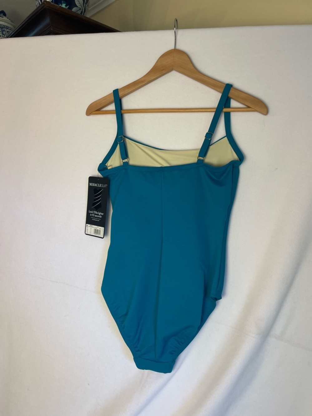 Miraclesuit Slimming One Piece Swimsuit 8 Tummy Control Blue Built in Bra NWT - Picture 8 of 14